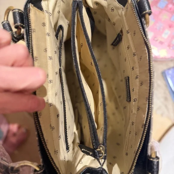 ❌SOLD❌Dooney & Bourke Black and Brown Satchel - Picture 7 of 9
